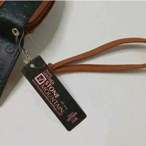 Stone Mountain Black and Brown Wallet - Picture 5 of 10